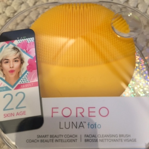 Foreo Facial Cleaning Brush - Picture 4 of 4
